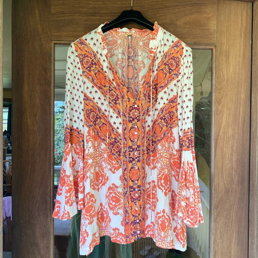Free People top size Medium, great condition